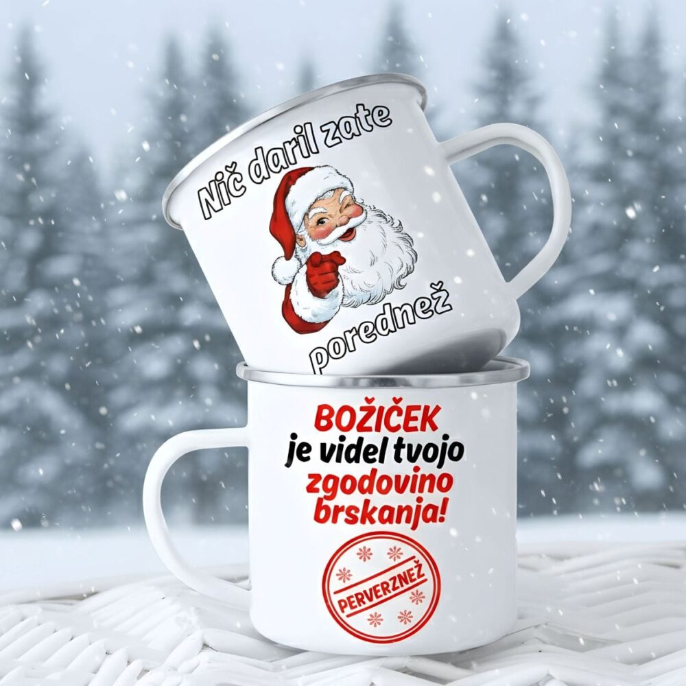 Smešna božična skodelica z motivom Božička in kovinskim robom – popolno darilo za poredne in ljubitelje prazničnega humorja