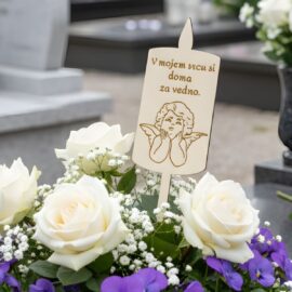 Lesena svečka z gravuro