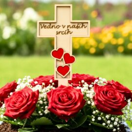 lesen križ s srčki