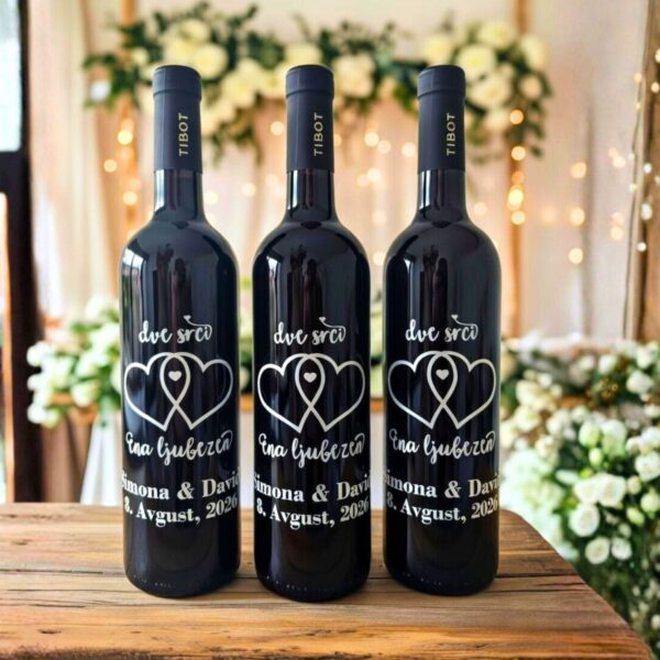 Porocno vino dve srci ena ljubezen_4 Personalizirano poročno vino Dve srci, ena ljubezen z imenoma in datumom poroke – eleganten detajl za poročno pogostitev